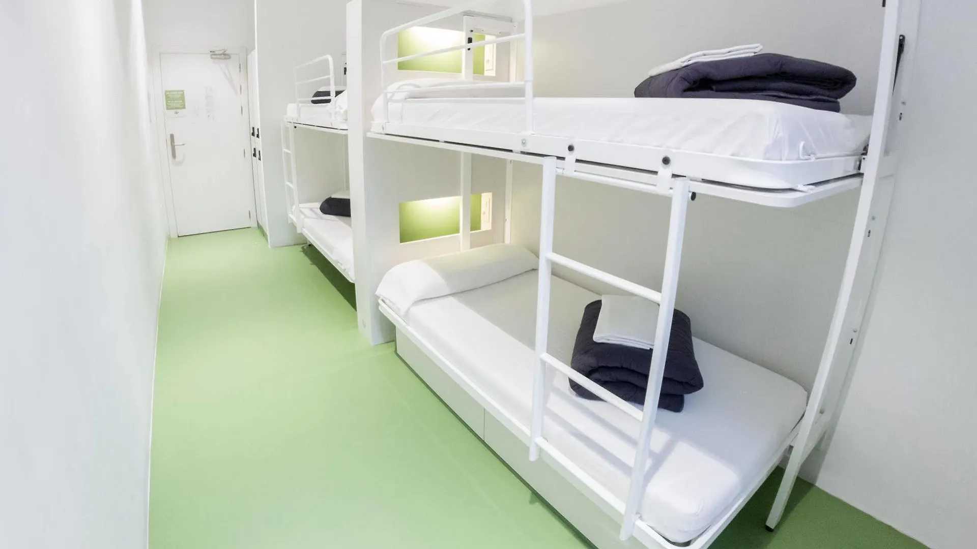 Sant Jordi Hostels Rock Palace Барселона
